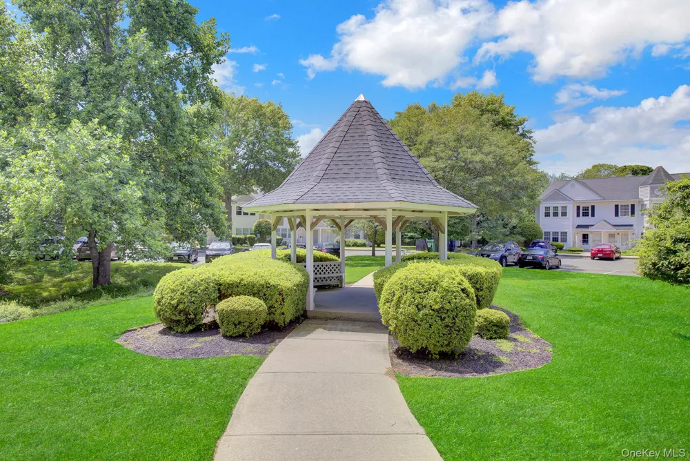 4 Country View Lane Middle Island, NY 11953