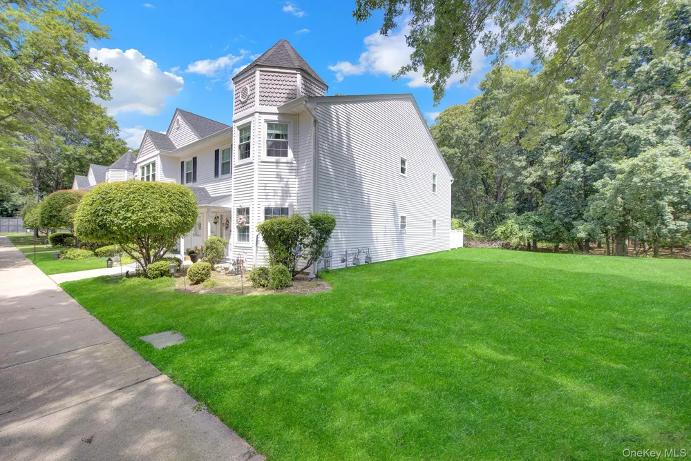 4 Country View Lane Middle Island, NY 11953
