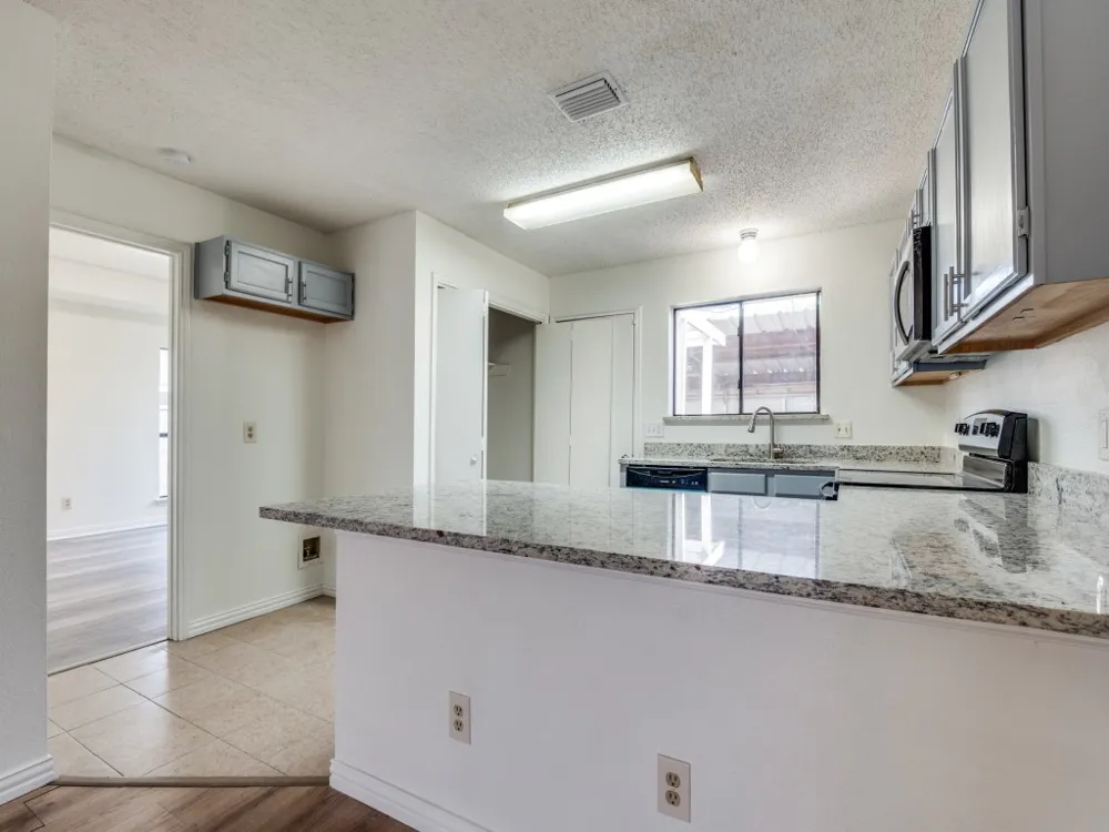 917 Westover Drive Lancaster, TX 75134