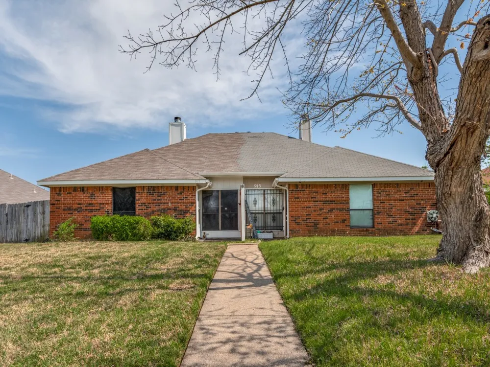 917 Westover Drive Lancaster, TX 75134
