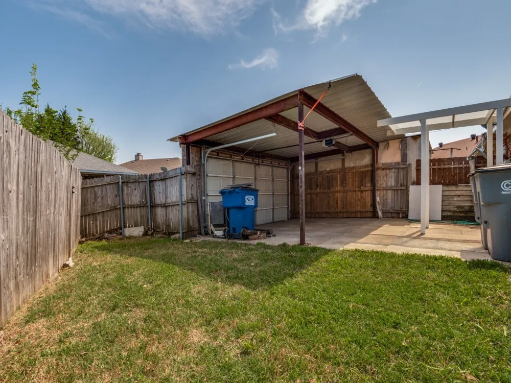 917 Westover Drive Lancaster, TX 75134