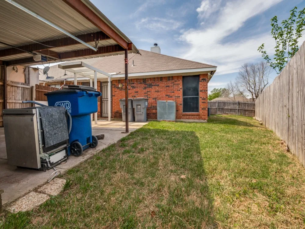 917 Westover Drive Lancaster, TX 75134