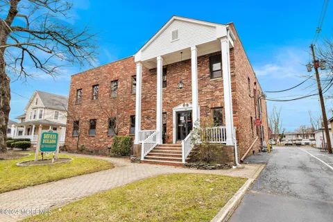 188 E Bergen Place