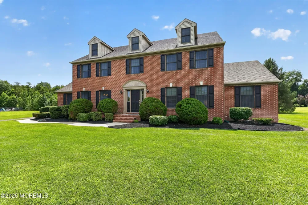 8 Sweetbriar Court Mullica Hill, NJ 08062