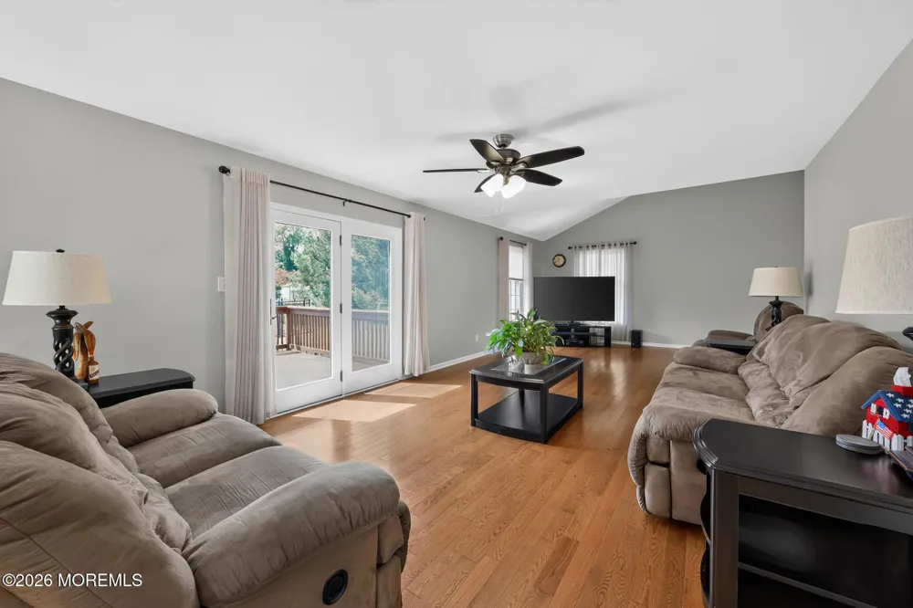 8 Sweetbriar Court Mullica Hill, NJ 08062