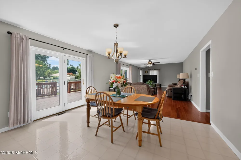 8 Sweetbriar Court Mullica Hill, NJ 08062