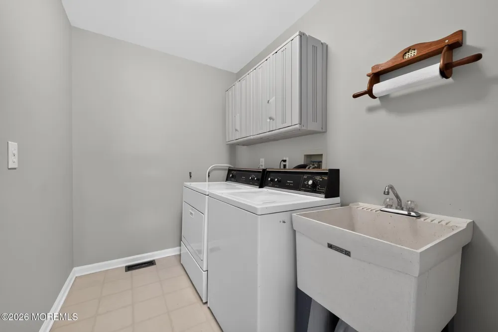 8 Sweetbriar Court Mullica Hill, NJ 08062