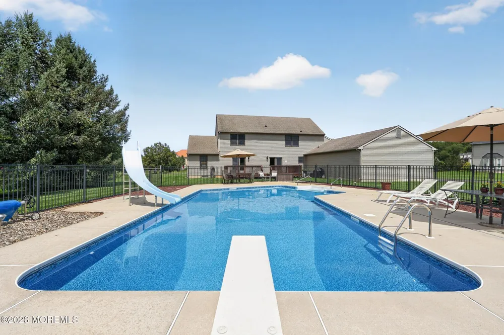 8 Sweetbriar Court Mullica Hill, NJ 08062