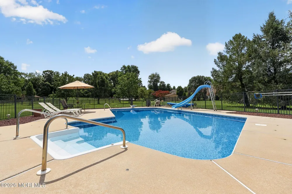 8 Sweetbriar Court Mullica Hill, NJ 08062
