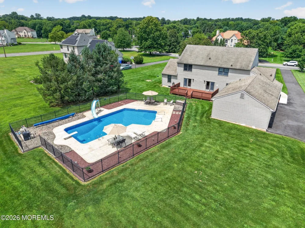 8 Sweetbriar Court Mullica Hill, NJ 08062