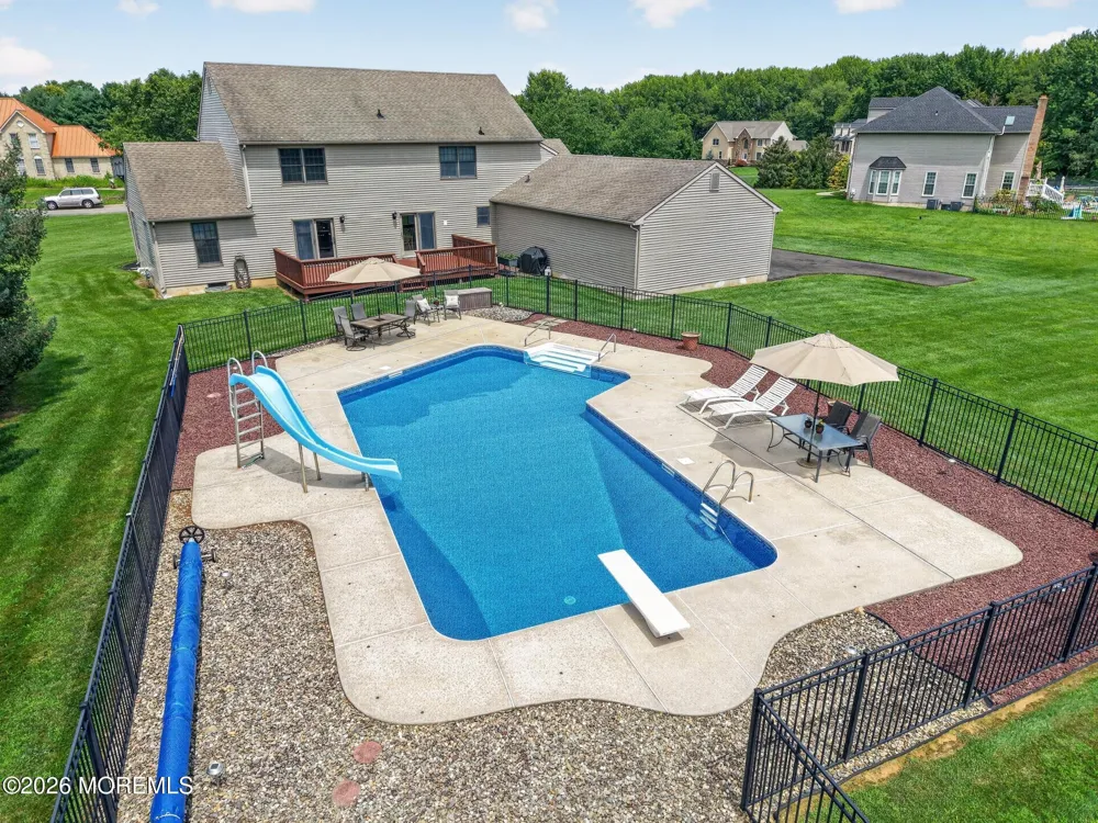 8 Sweetbriar Court Mullica Hill, NJ 08062