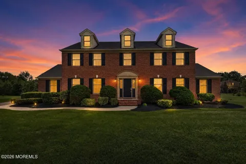 8 Sweetbriar Court