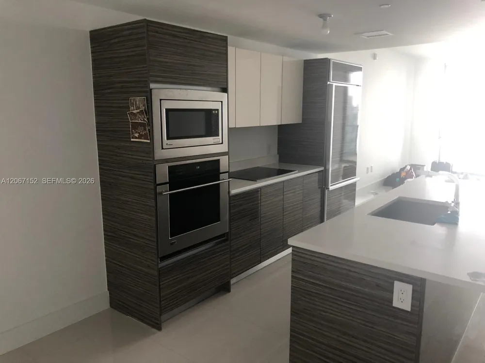460 NE 28th ST #1102 Miami, FL 33132