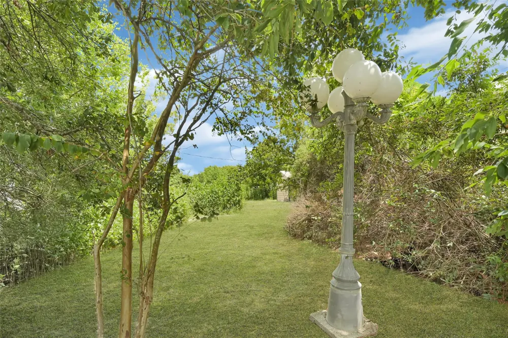 2329 Avenue D San Leon, TX 77539