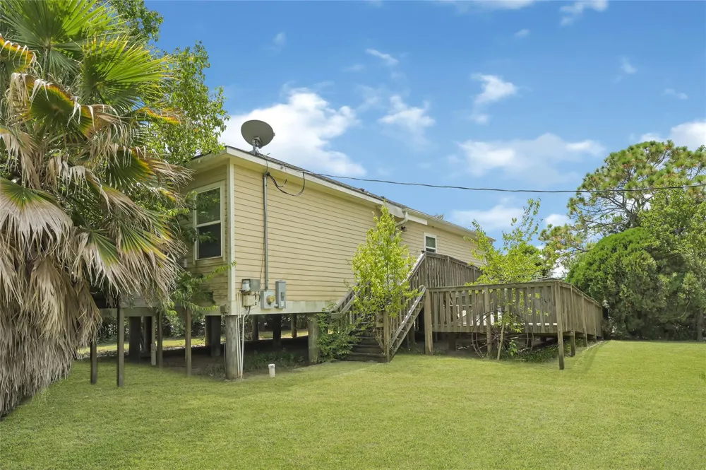 2329 Avenue D San Leon, TX 77539