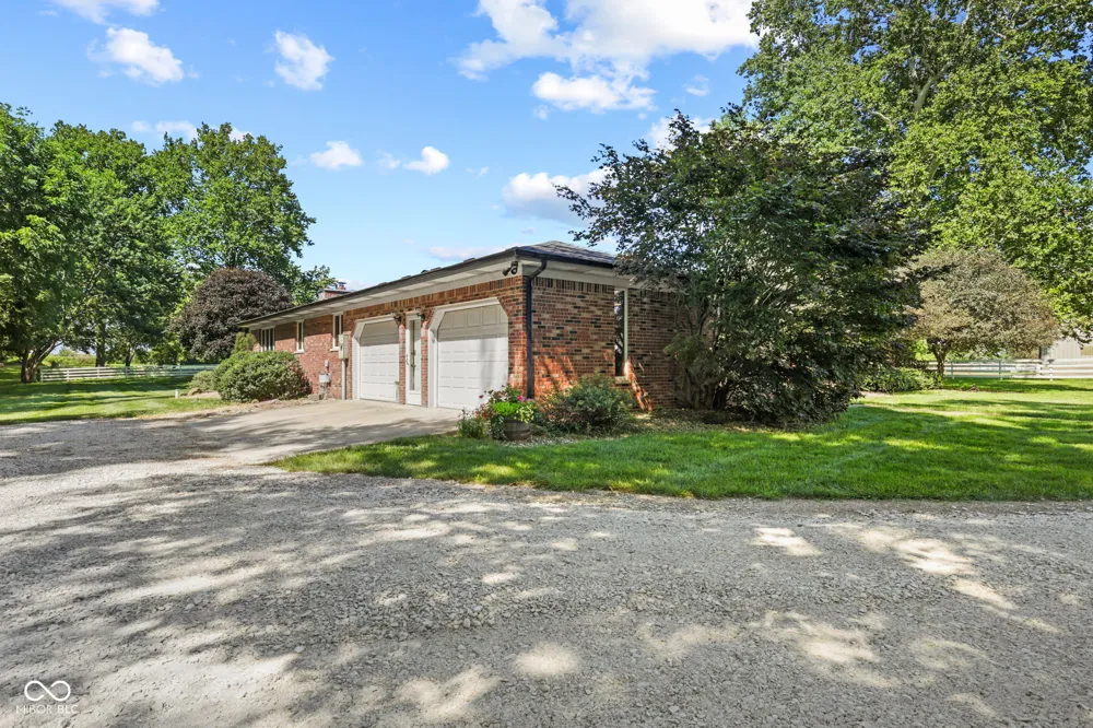 3650 W 450 Fairland, IN 46126