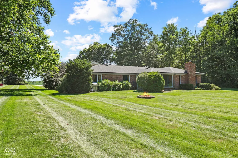 3650 W 450 Fairland, IN 46126