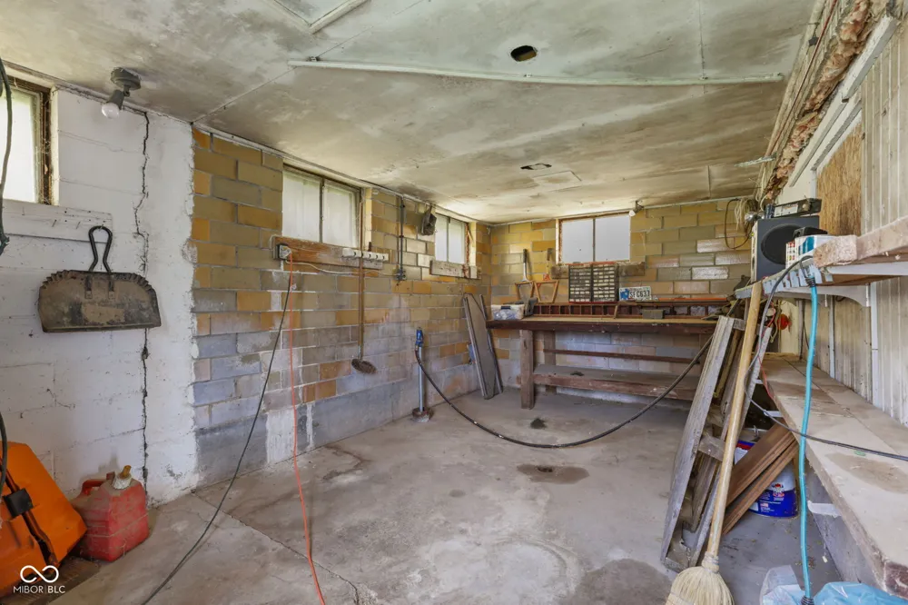 3650 W 450 Fairland, IN 46126