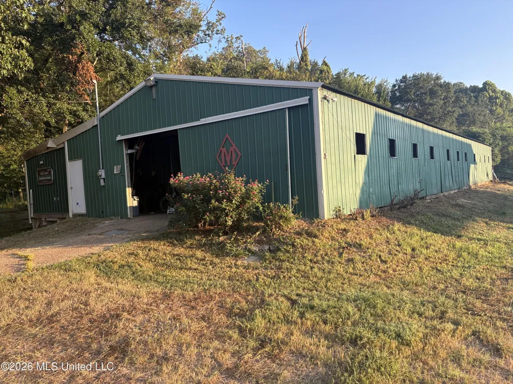 253 W Petros Road Pearl, MS 39208