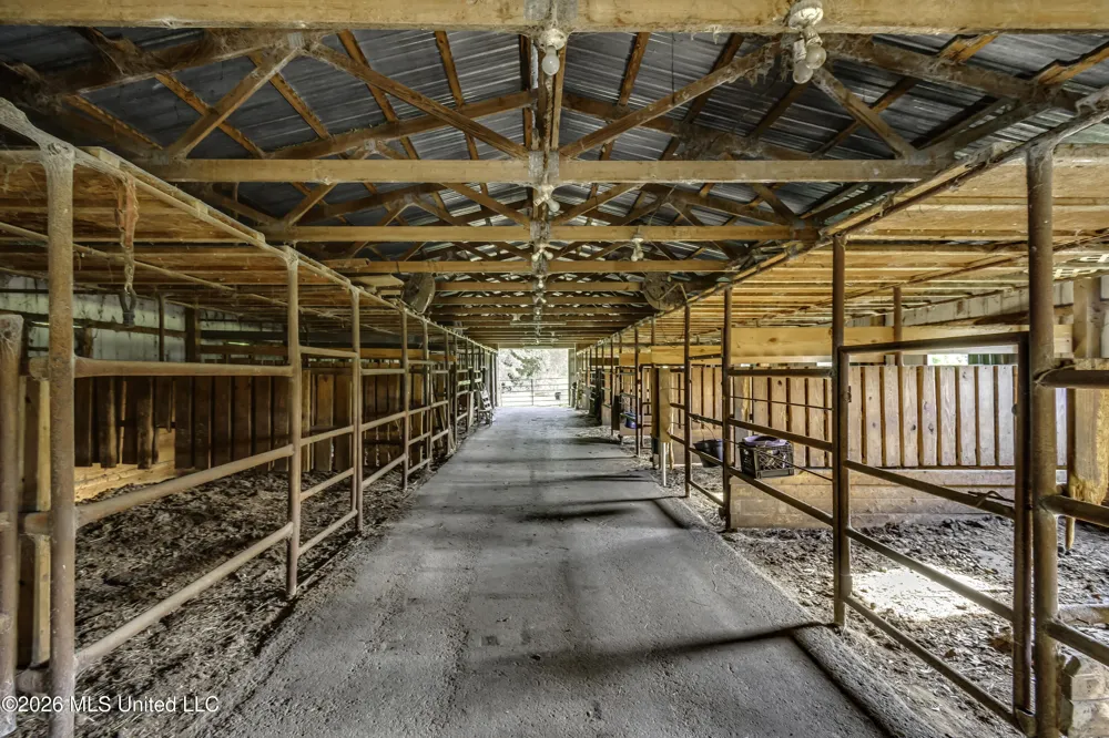253 W Petros Road Pearl, MS 39208
