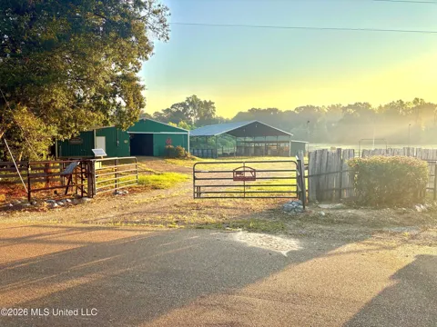 253 W Petros Road