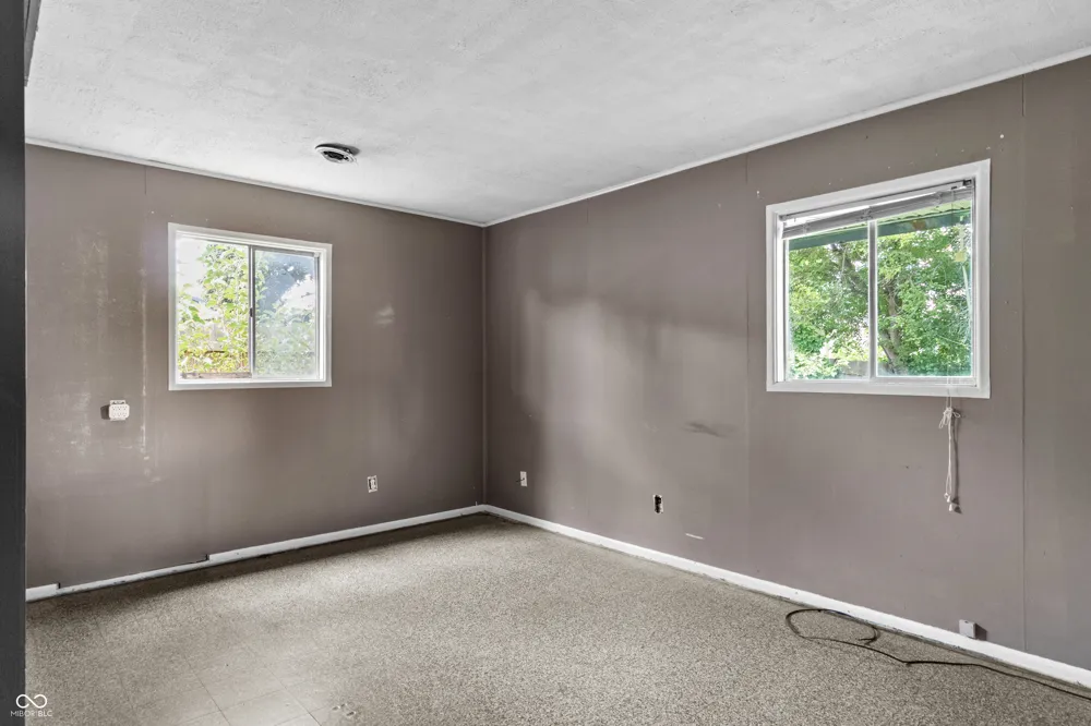 1572 Roberts Road Franklin, IN 46131