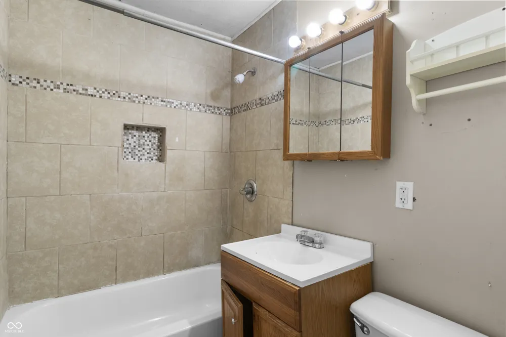 1572 Roberts Road Franklin, IN 46131