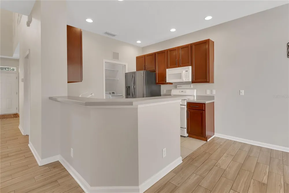 204 WOODHOUSE LANE Deland, FL 32724