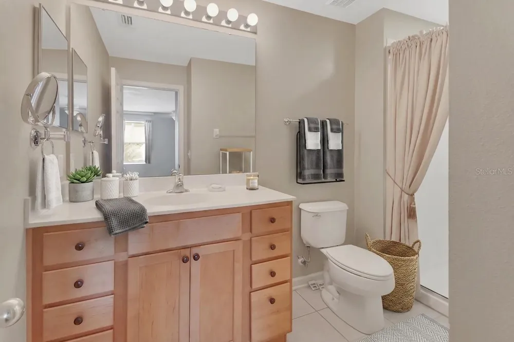 204 WOODHOUSE LANE Deland, FL 32724