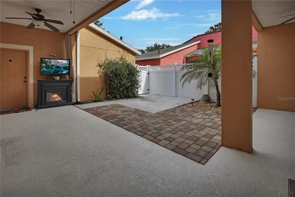 204 WOODHOUSE LANE Deland, FL 32724