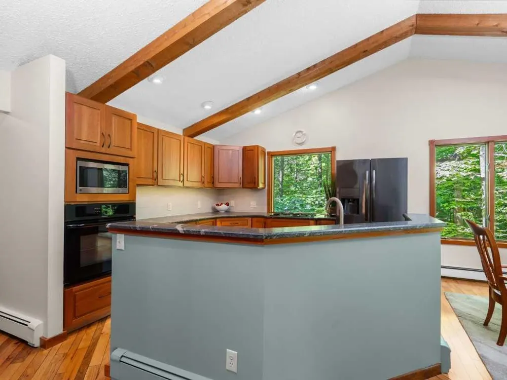 7211 Logan Lane Peninsula Township, MI 49686