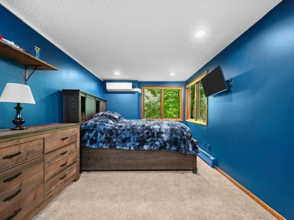 7211 Logan Lane Peninsula Township, MI 49686