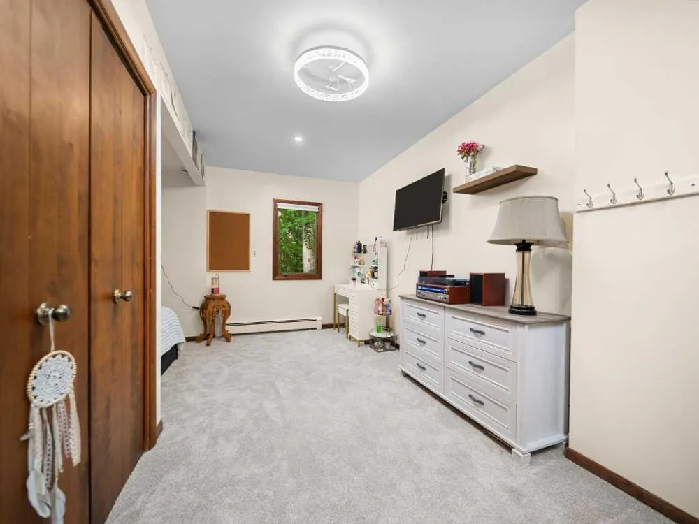 7211 Logan Lane Peninsula Township, MI 49686