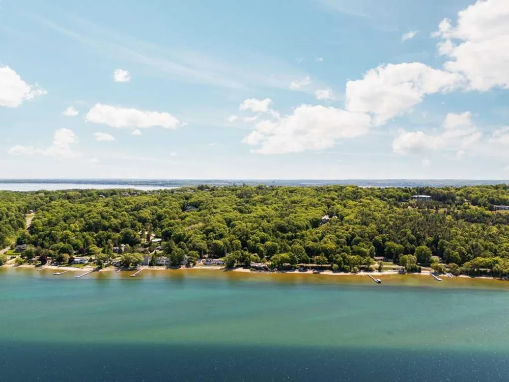 7211 Logan Lane Peninsula Township, MI 49686