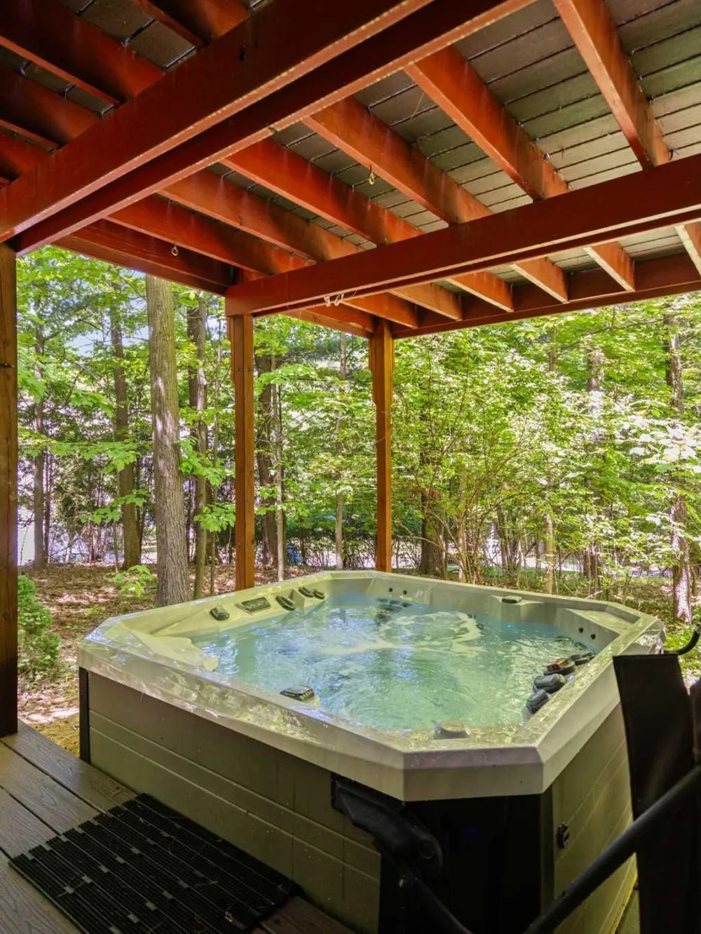 7211 Logan Lane Peninsula Township, MI 49686