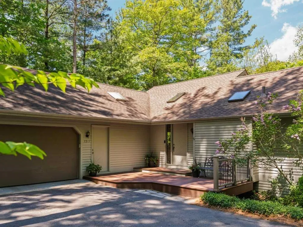 7211 Logan Lane Peninsula Township, MI 49686