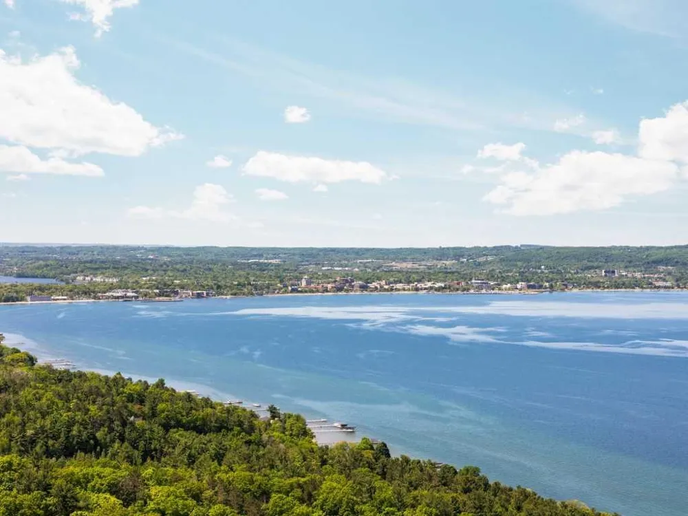 7211 Logan Lane Peninsula Township, MI 49686
