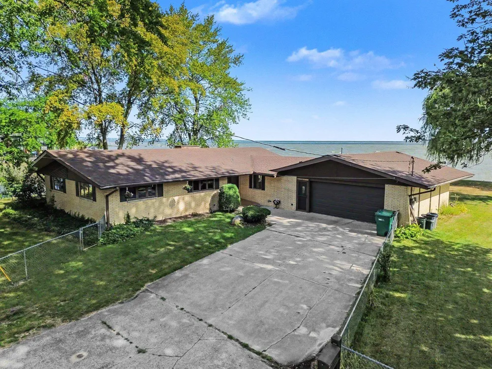 227 Bayside Park Drive Bangor Charter Township, MI 48706