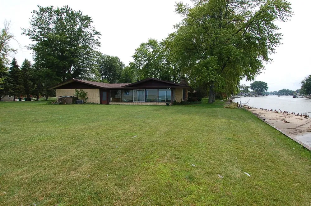 227 Bayside Park Drive Bangor Charter Township, MI 48706