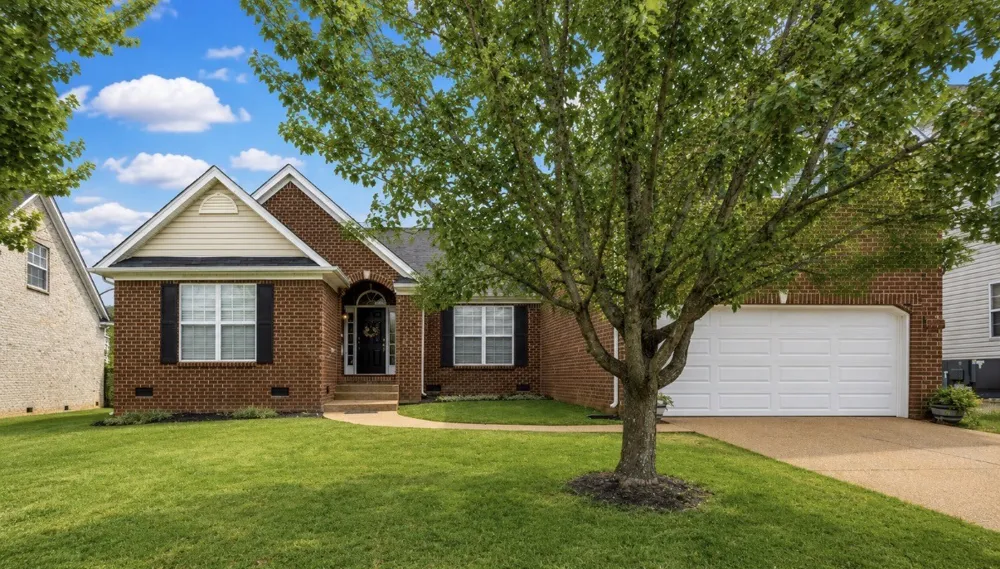 2004 Flocking Dr Spring Hill, TN 37174