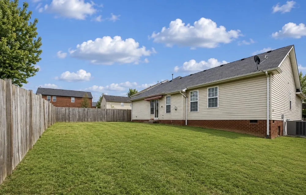 2004 Flocking Dr Spring Hill, TN 37174