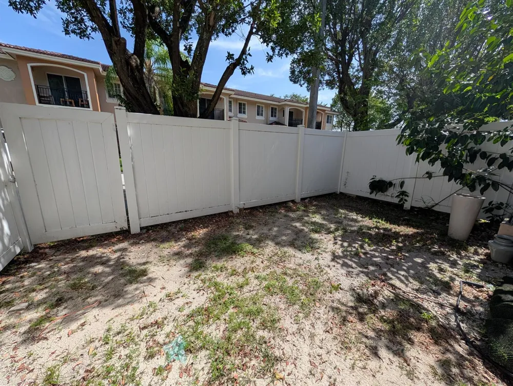 238 SE 2ND AVENUE Hallandale Beach, FL 33009