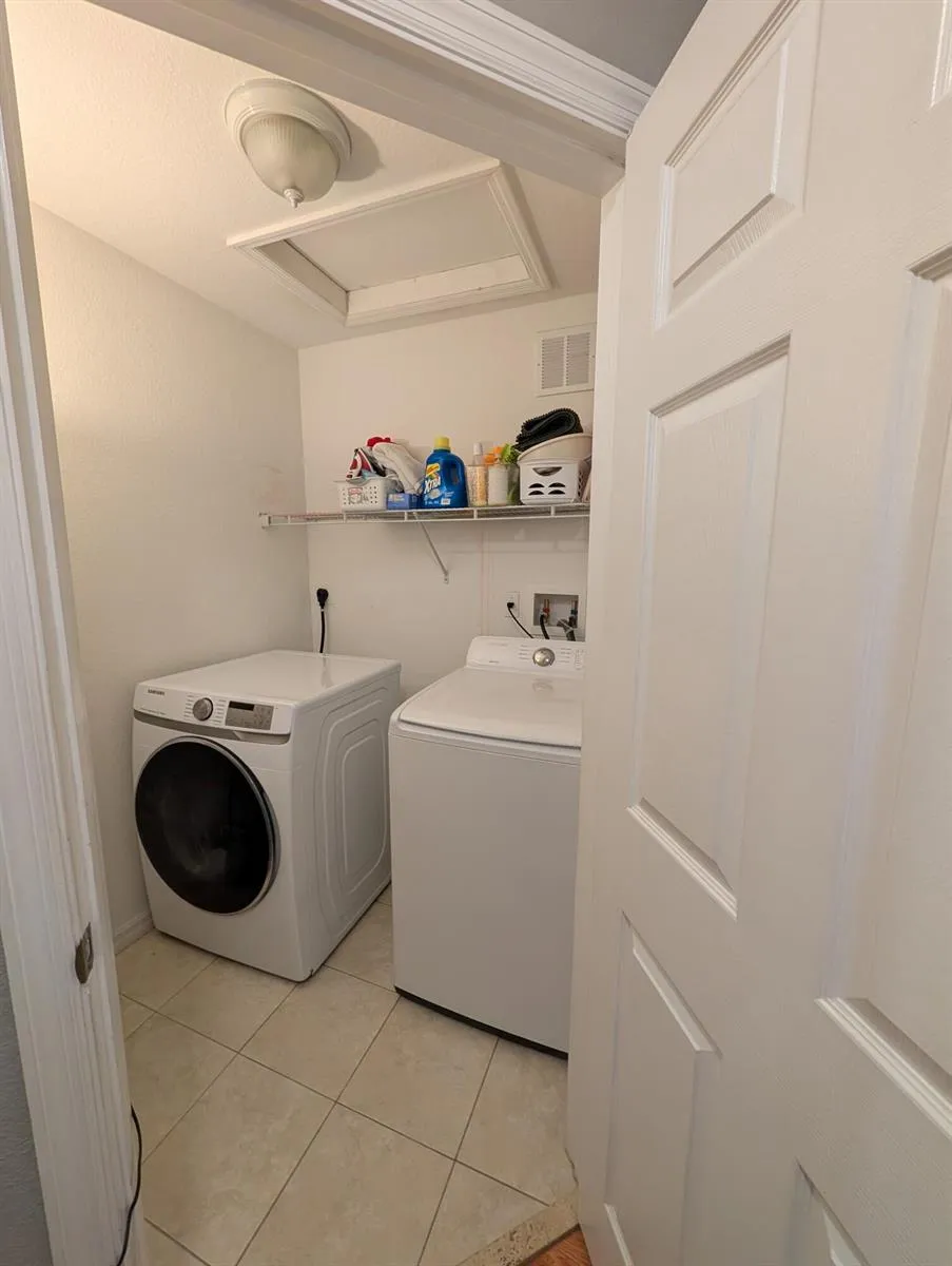 238 SE 2ND AVENUE Hallandale Beach, FL 33009