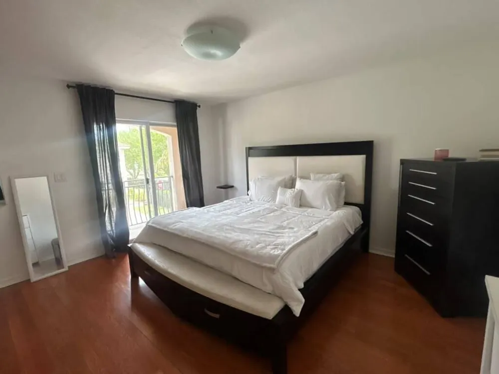 238 SE 2ND AVENUE Hallandale Beach, FL 33009