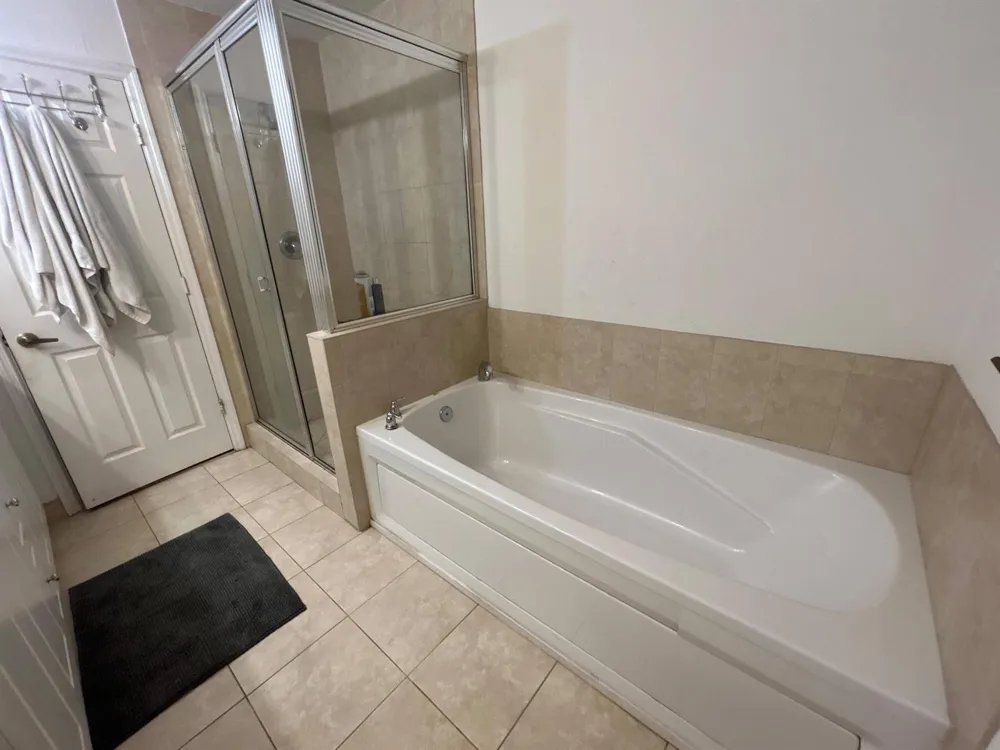 238 SE 2ND AVENUE Hallandale Beach, FL 33009