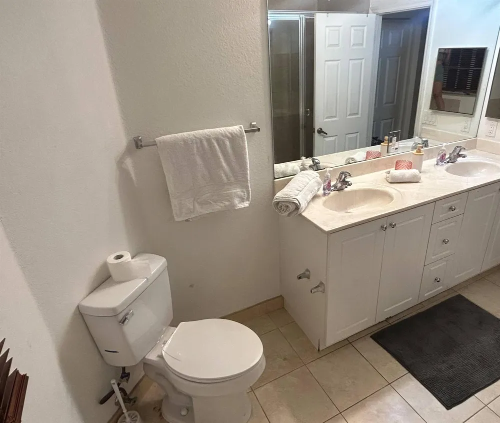 238 SE 2ND AVENUE Hallandale Beach, FL 33009