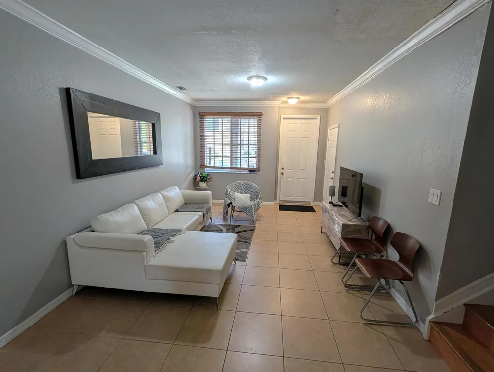 238 SE 2ND AVENUE Hallandale Beach, FL 33009
