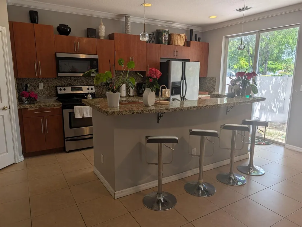 238 SE 2ND AVENUE Hallandale Beach, FL 33009