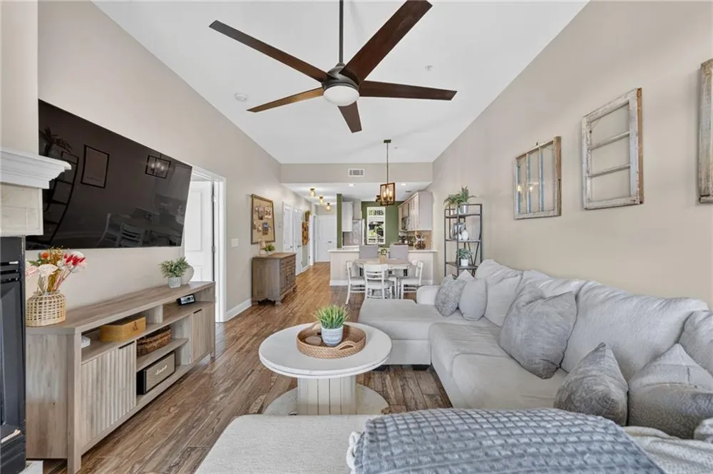 210 Creek View Lane #201 Roswell, GA 30075