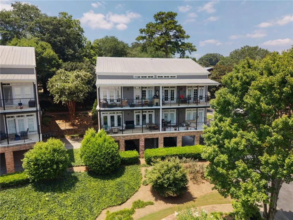210 Creek View Lane #201 Roswell, GA 30075